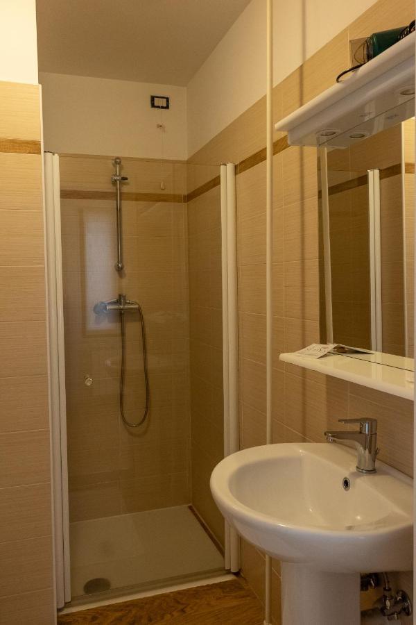 Trontano La Stazione Bed & Breakfast エクステリア 写真